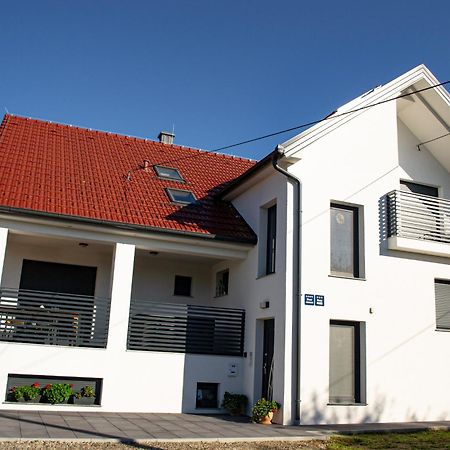 Kraljeva Hiza - Apartmani I Sobe Kralj สเวติ มาร์ติน นา มูรี ภายนอก รูปภาพ