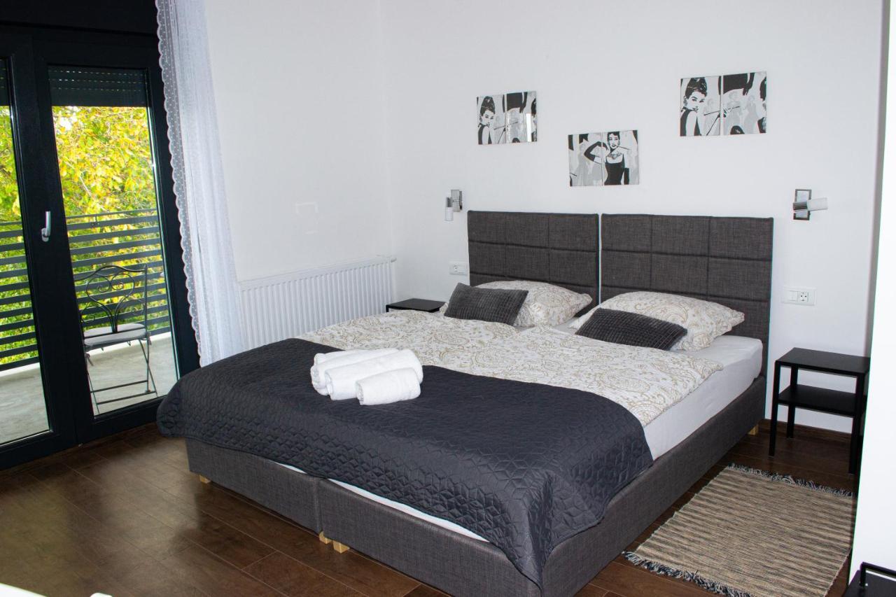 Kraljeva Hiza - Apartmani I Sobe Kralj สเวติ มาร์ติน นา มูรี ภายนอก รูปภาพ
