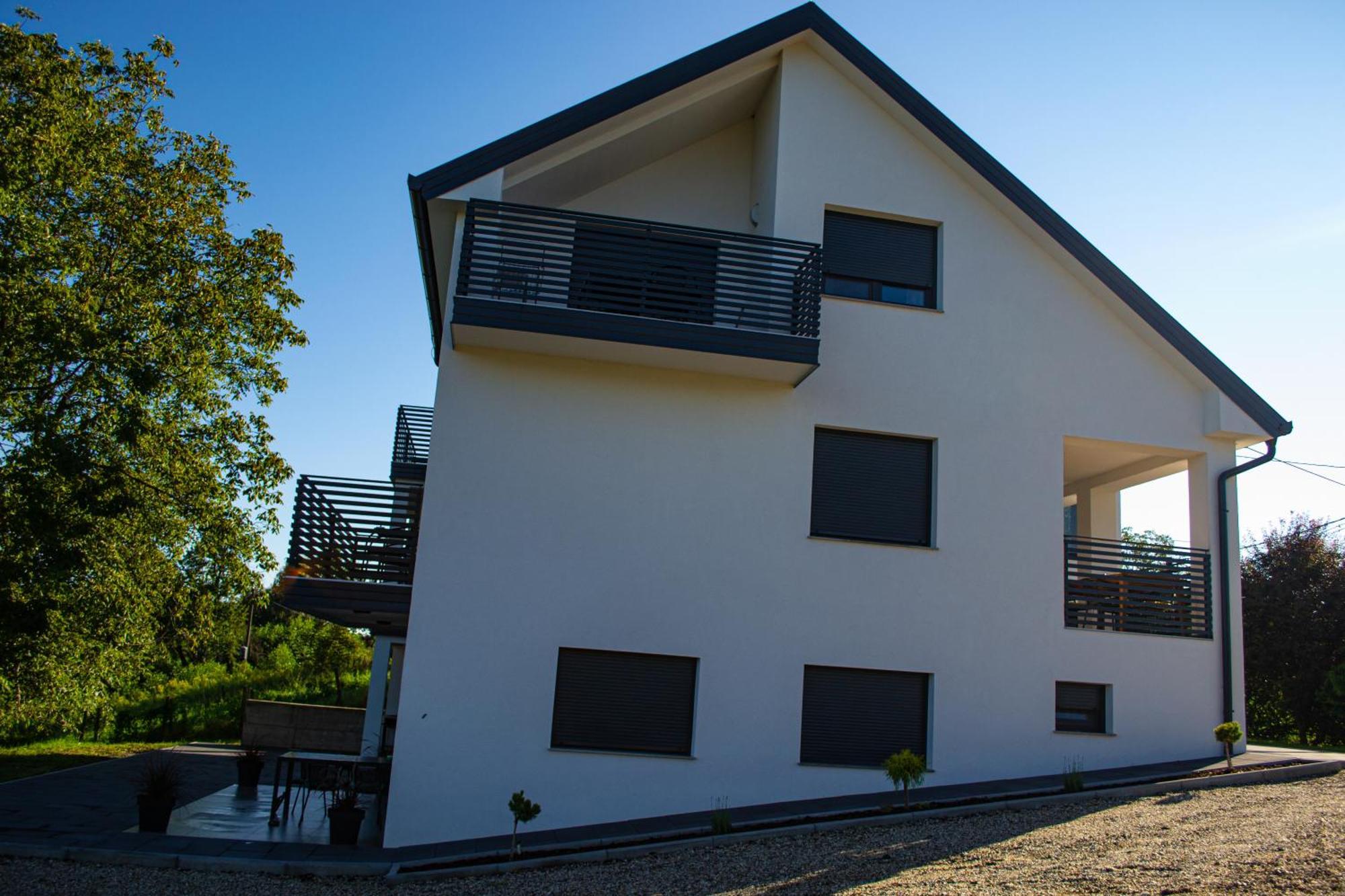 Kraljeva Hiza - Apartmani I Sobe Kralj สเวติ มาร์ติน นา มูรี ภายนอก รูปภาพ