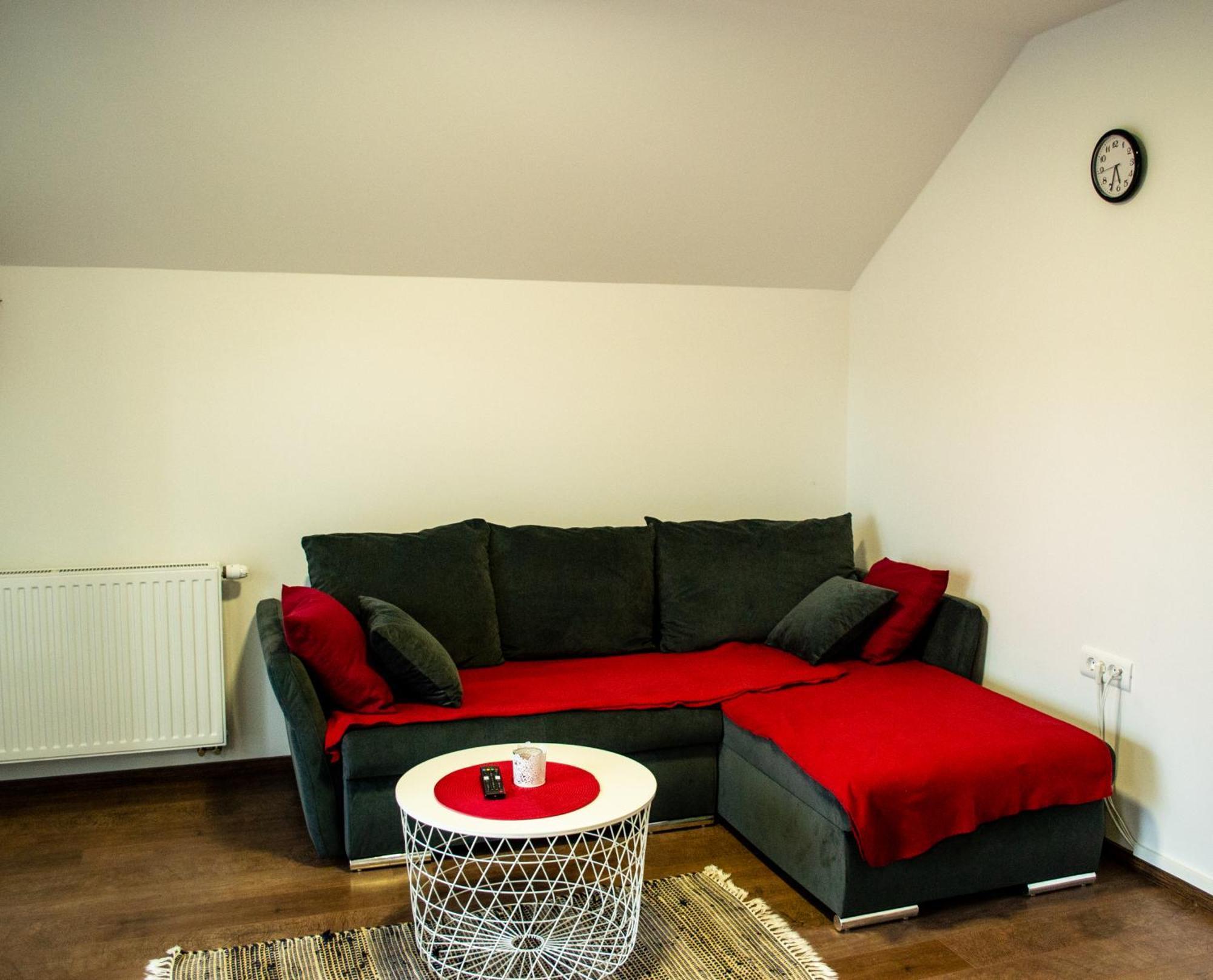 Kraljeva Hiza - Apartmani I Sobe Kralj สเวติ มาร์ติน นา มูรี ภายนอก รูปภาพ
