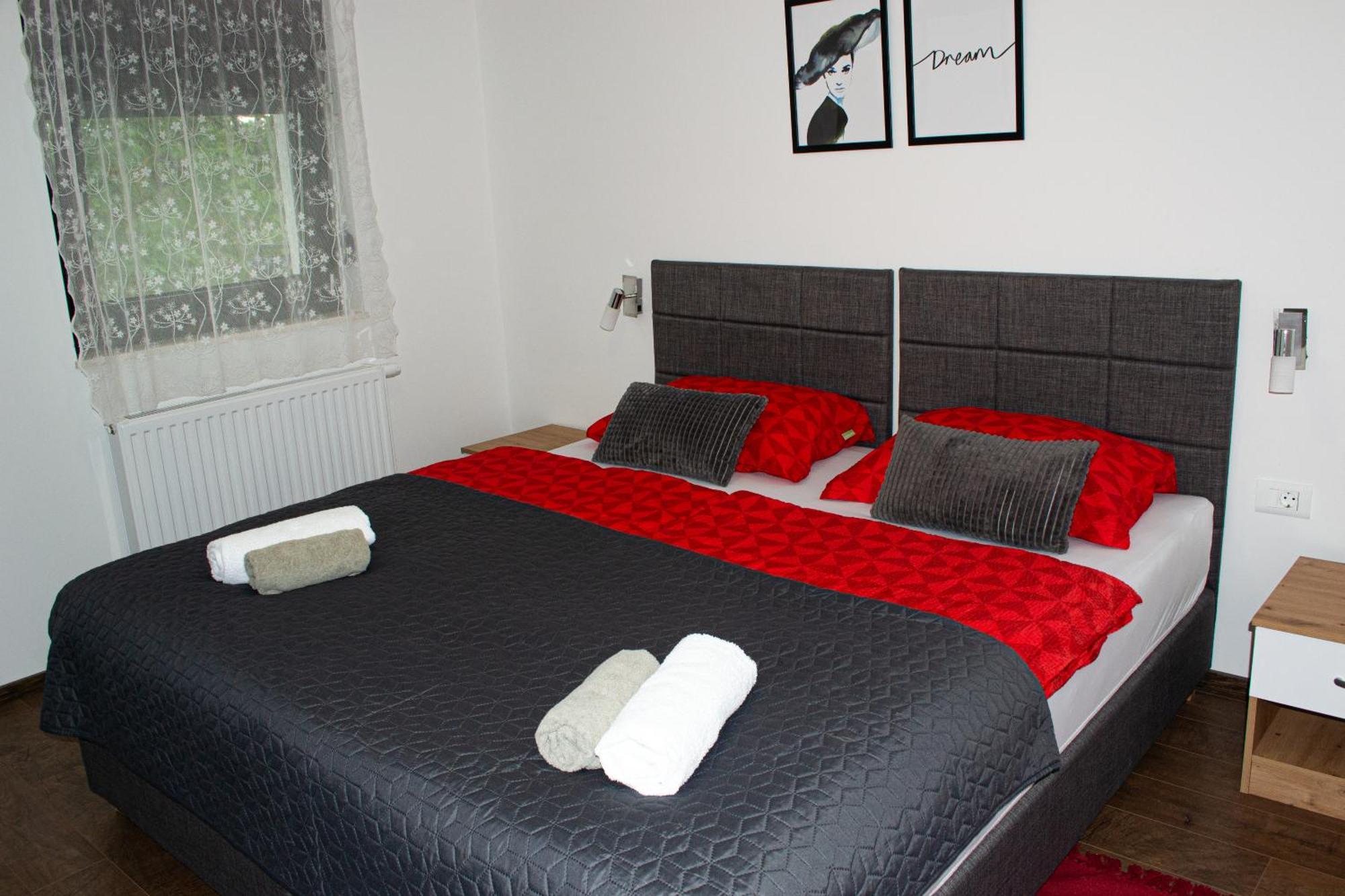 Kraljeva Hiza - Apartmani I Sobe Kralj สเวติ มาร์ติน นา มูรี ภายนอก รูปภาพ