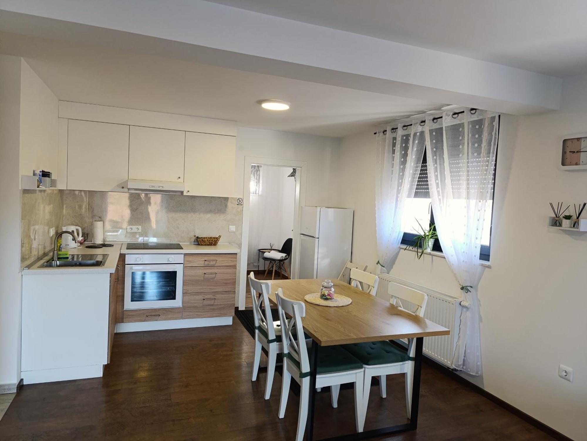 Kraljeva Hiza - Apartmani I Sobe Kralj สเวติ มาร์ติน นา มูรี ภายนอก รูปภาพ